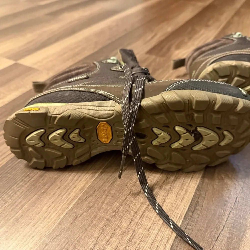 Ahnu by Teva Sugarpine Women’s Dark Brown Waterproof Hiking Boots 6.5